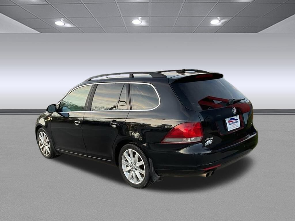 2013 Volkswagen Jetta  - MCCJ Auto Group