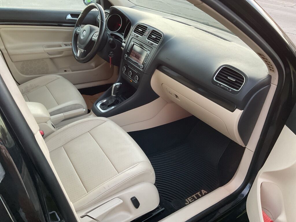 2013 Volkswagen Jetta  - MCCJ Auto Group