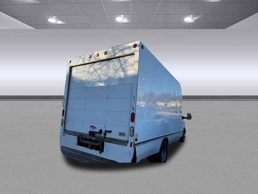 2017 GMC Savana Commercial Cutaway  - MCCJ Auto Group