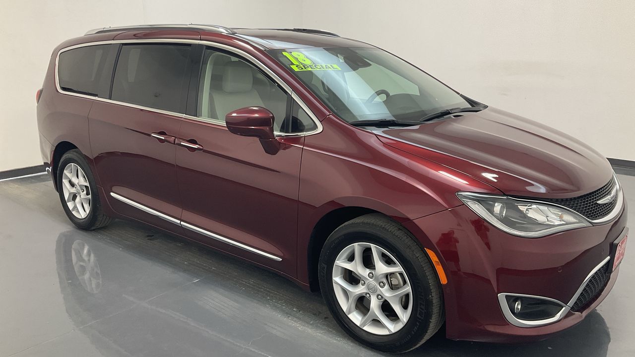 2018 Chrysler Pacifica Touring L Plus  - HY10275A  - C & S Car Company