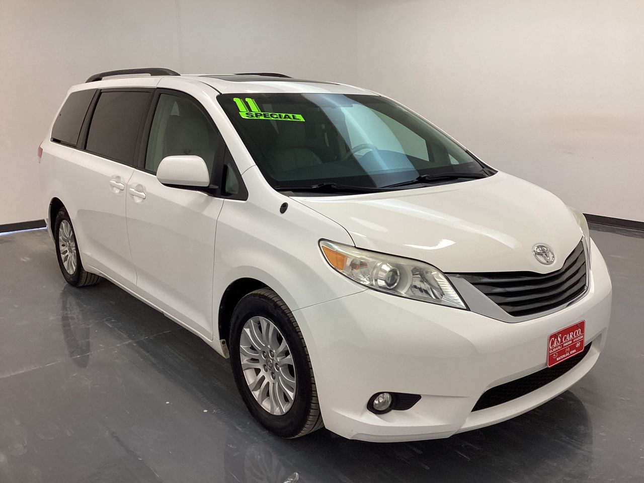 2011 sales sienna xle