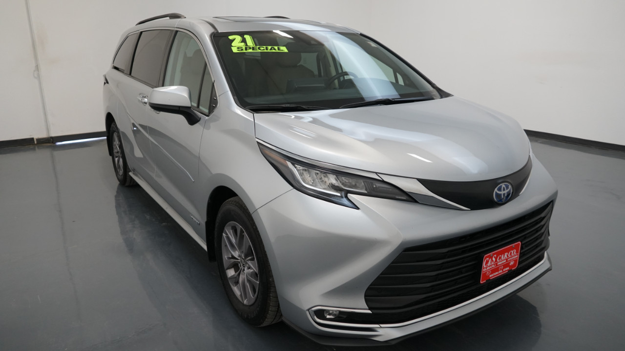 2021 Toyota Sienna XLE  - DHY11208A  - C & S Car Company II