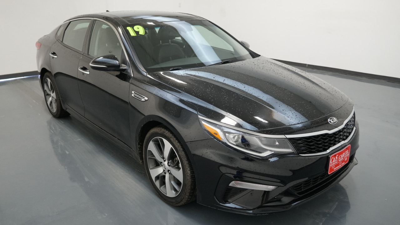 Used 2019 Kia Optima S with VIN 5XXGT4L3XKG285763 for sale in Waterloo, IA