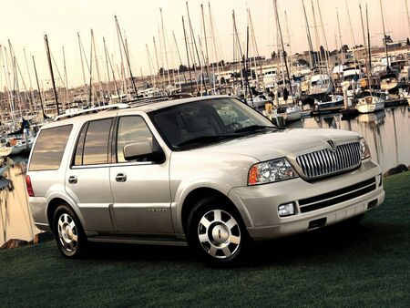 2005 Lincoln Navigator  - C & S Car Company