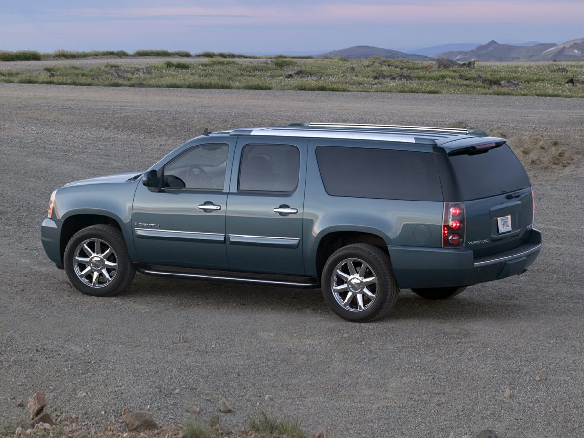 2011 GMC Yukon XL Denali AWD  - FHY11530C1  - C & S Car Company