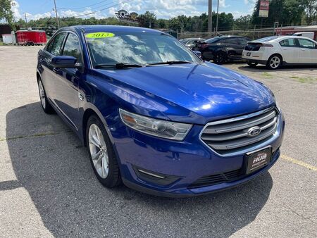 2013 Ford Taurus  - Area Auto Center