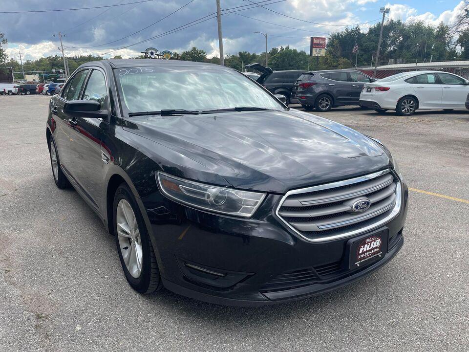 2015 Ford Taurus  - Area Auto Center