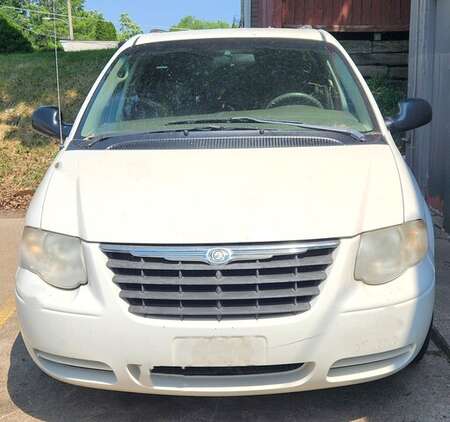 2007 Chrysler Town & Country LX for Sale  - 10305  - IA Motors