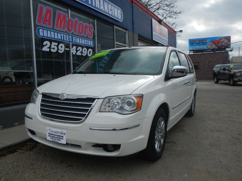 2010 Chrysler Town & Country  - IA Motors