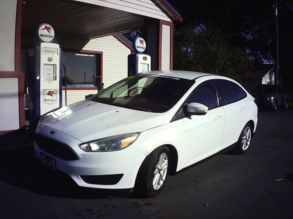 2016 Ford Focus  - Country Auto