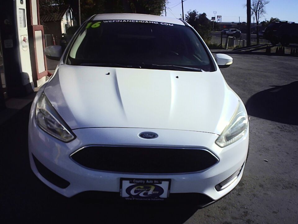 2016 Ford Focus  - Country Auto