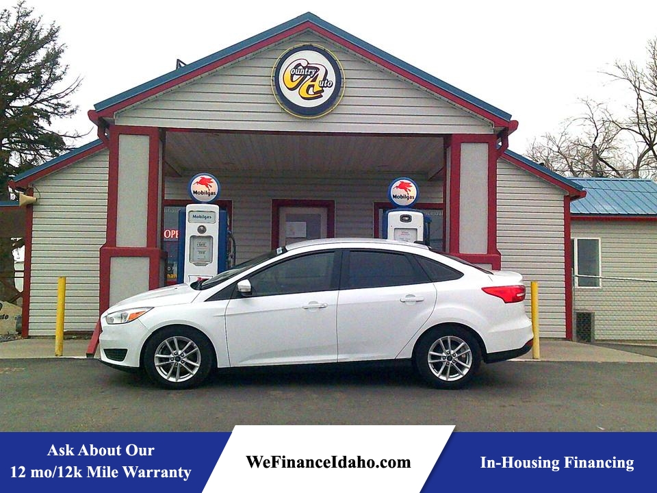 2016 Ford Focus SE  - 8831  - Country Auto