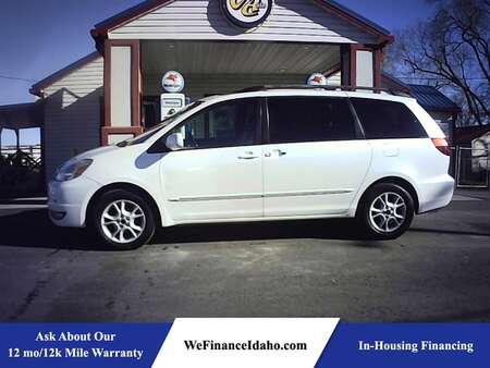 2004 Toyota Sienna XLE AWD for Sale  - 9930  - Country Auto