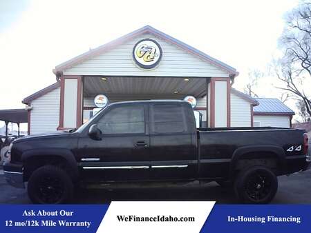 2004 Chevrolet Silverado 2500HD LS 4WD Extended Cab for Sale  - 10310  - Country Auto