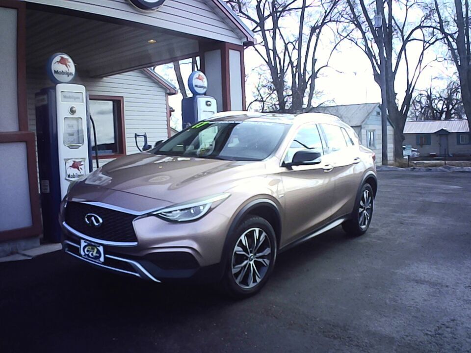 2017 Infiniti QX30  - Country Auto