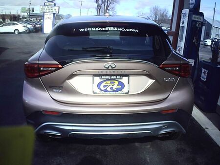2017 Infiniti QX30  - Country Auto