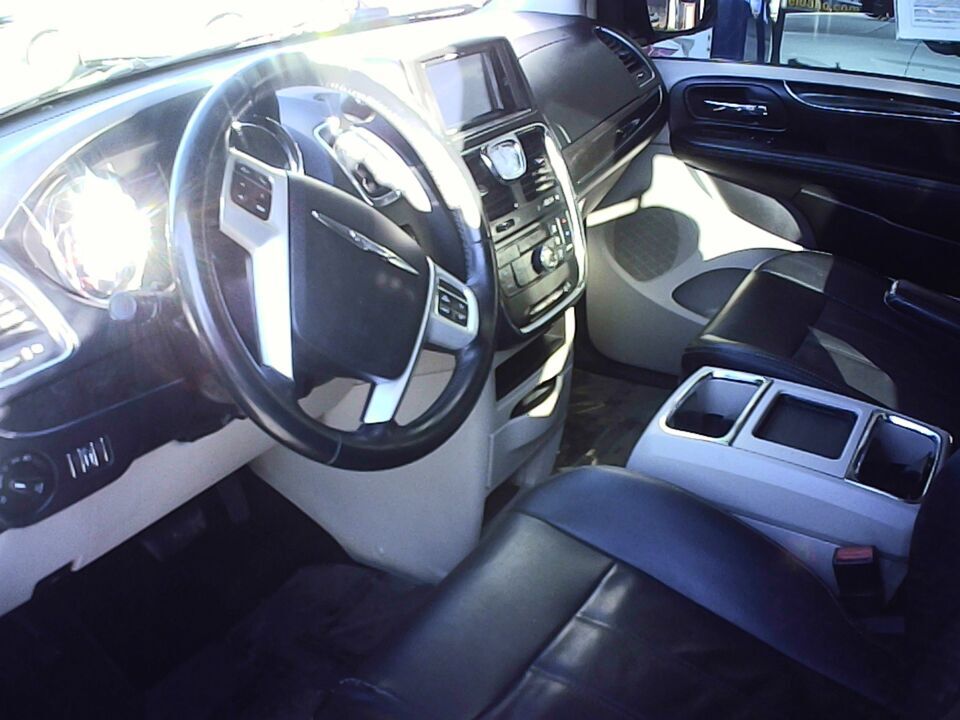 2014 Chrysler Town & Country  - Country Auto