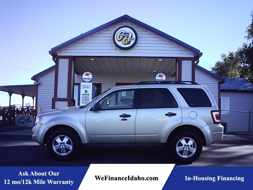 2011 Ford Escape XLT  - 10178LR  - Country Auto