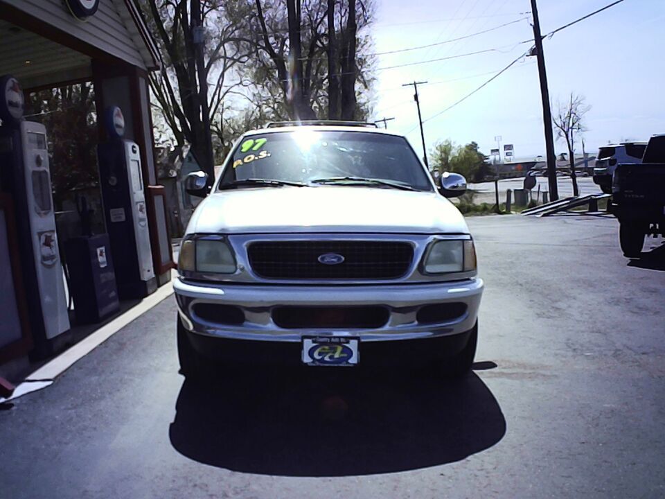 1997 Ford Expedition  - Country Auto