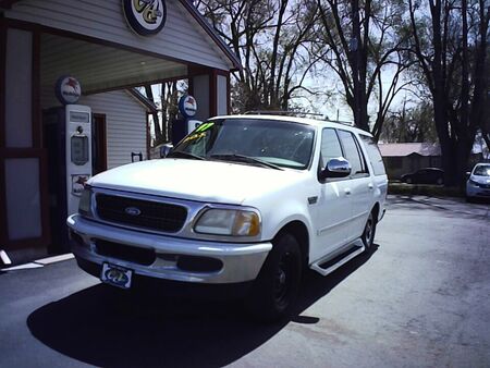 1997 Ford Expedition  - Country Auto