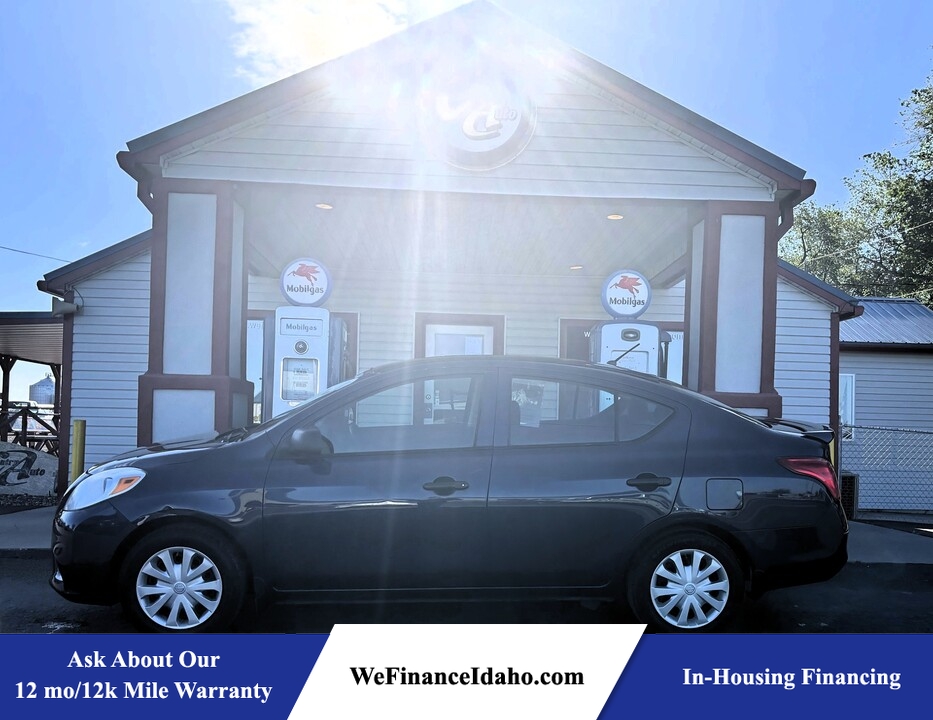 2014 Nissan Versa S Plus  - 10432  - Country Auto