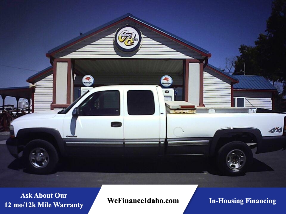 2000 Chevrolet K2500 LS 4WD Extended Cab  - 10085R  - Country Auto