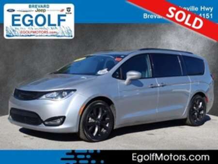 2020 Chrysler Pacifica Touring L for Sale  - 82607  - Egolf Motors