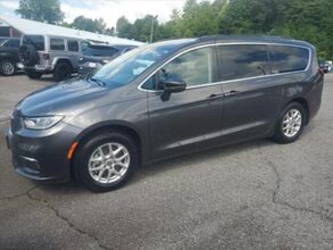 Used 2022 Chrysler Pacifica Touring L with VIN 2C4RC1BG1NR134219 for sale in Brevard, NC