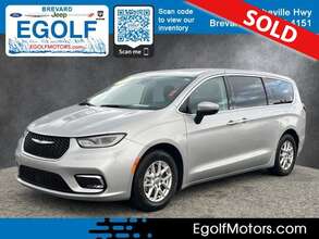 2023 Chrysler Pacifica Tour