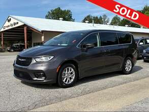 2023 Chrysler Pacifica Tour