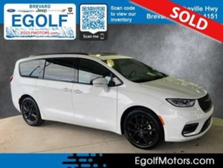 2022 Chrysler Pacifica Limited for Sale  - 82815  - Egolf Motors