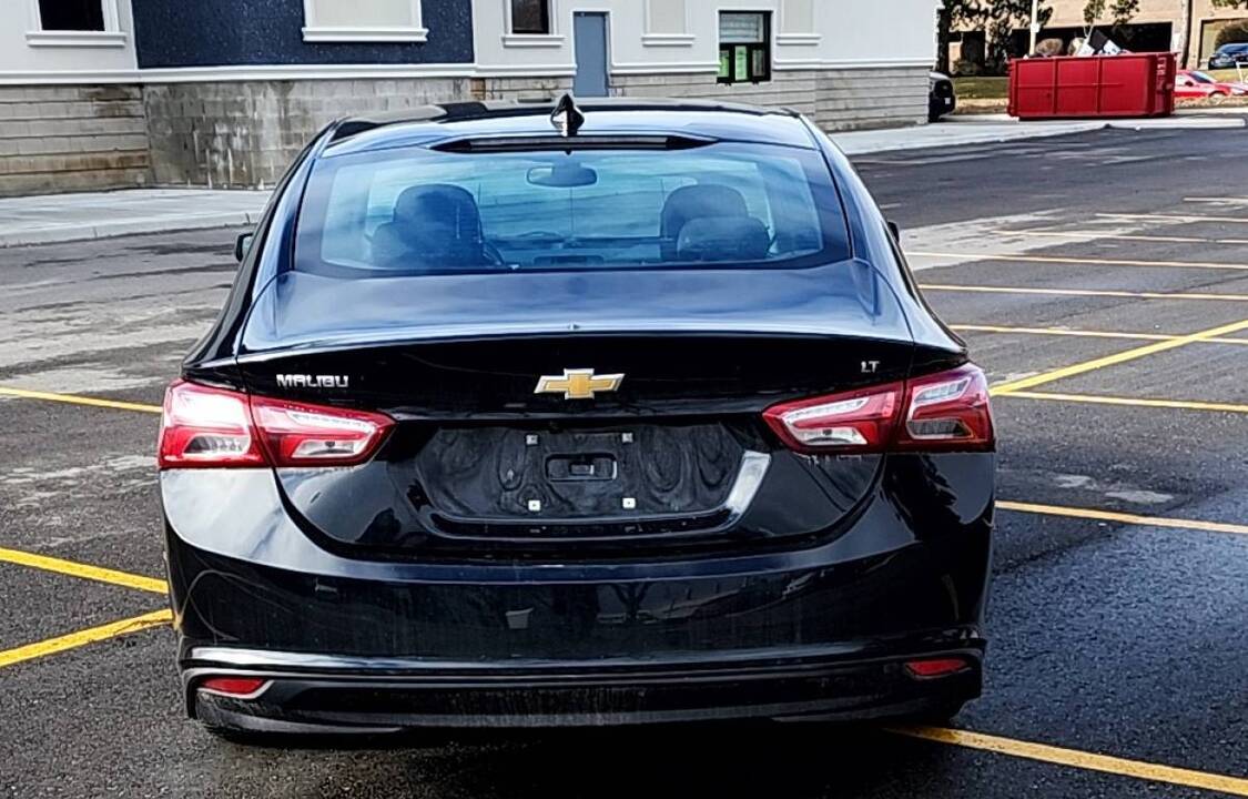 2019 Chevrolet Malibu LT image 6 of 9