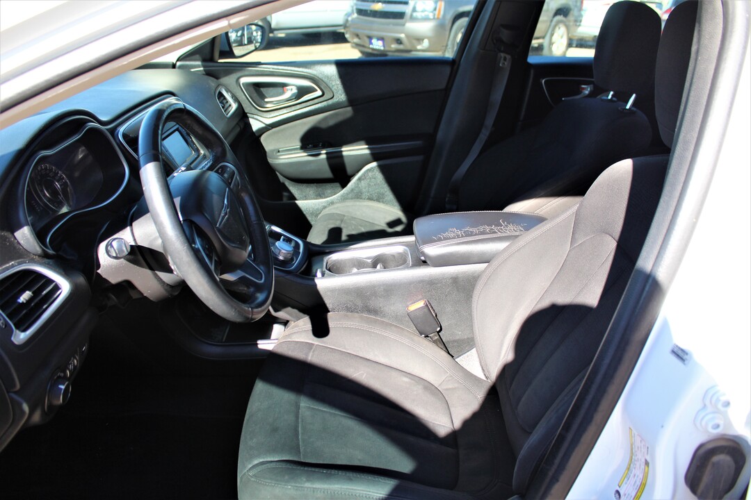 2015 Chrysler 200  - Fiesta Motors