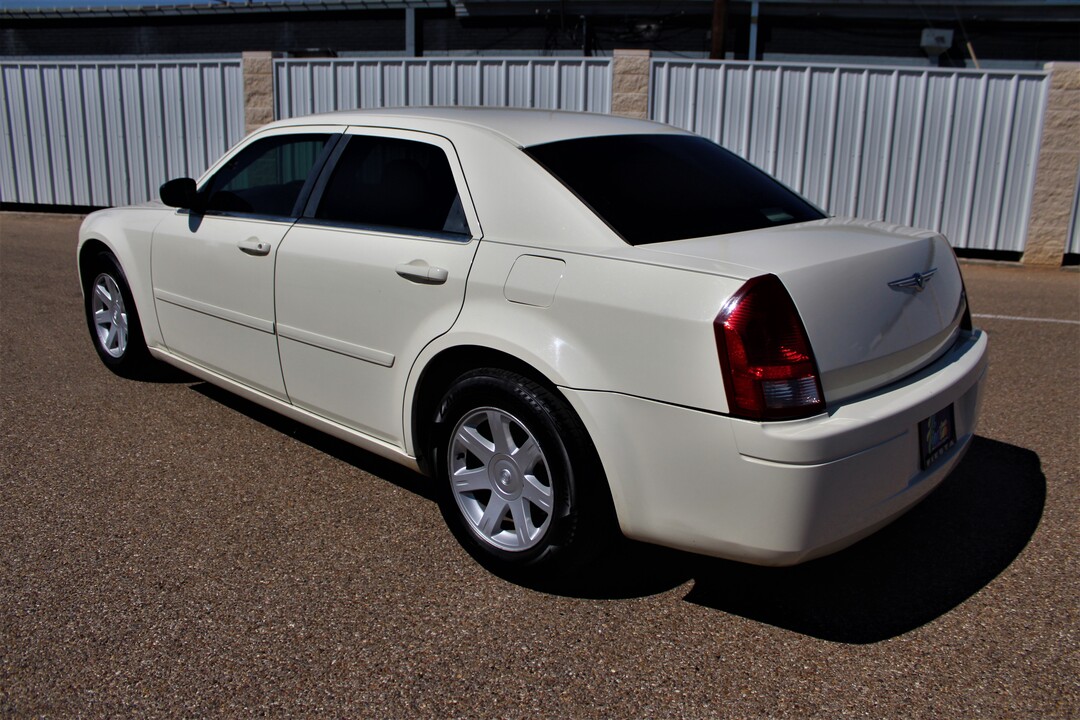 2005 Chrysler 300  - Fiesta Motors