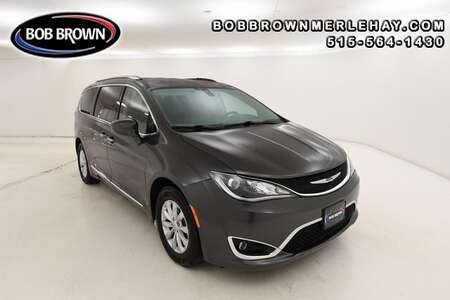 2019 Chrysler Pacifica Touring L for Sale  - W626126  - Bob Brown Merle Hay