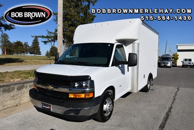 2018 Chevrolet Express Commercial Cutaway CUBE VAN  - W262079  - Bob Brown Merle Hay