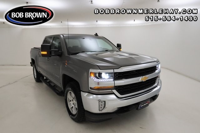 2017 Chevrolet Silverado 1500 LT 4WD Crew Cab  - W277545  - Bob Brown Merle Hay