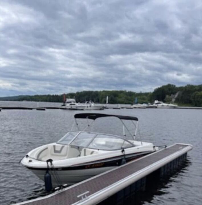 2007 Bayliner 195SE  - Desmeules Chrysler