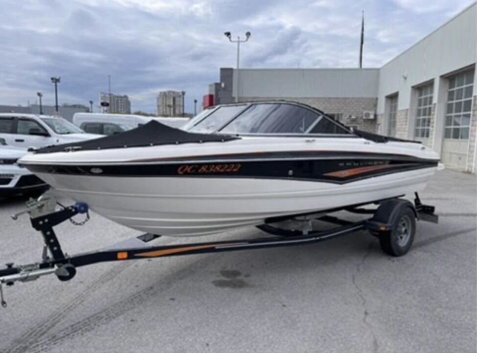 2007 Bayliner 195SE  - Desmeules Chrysler