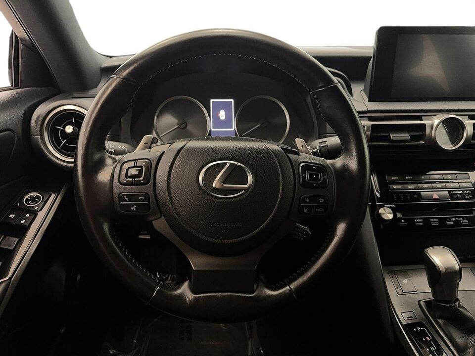 2021 Lexus IS  - Desmeules Chrysler