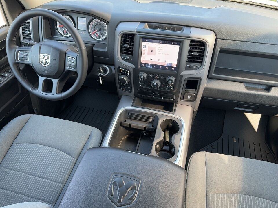 2023 Ram 1500 Classic  - Blainville Chrysler