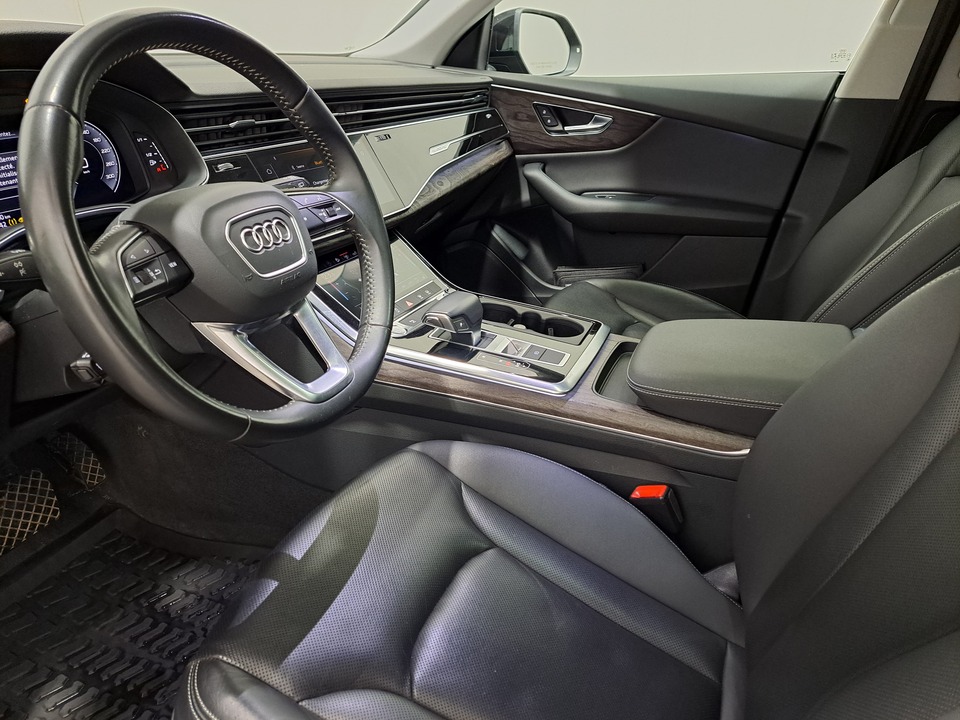 2019 Audi Q8  - Desmeules Chrysler
