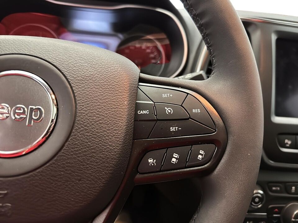2023 Jeep Cherokee  - Desmeules Chrysler