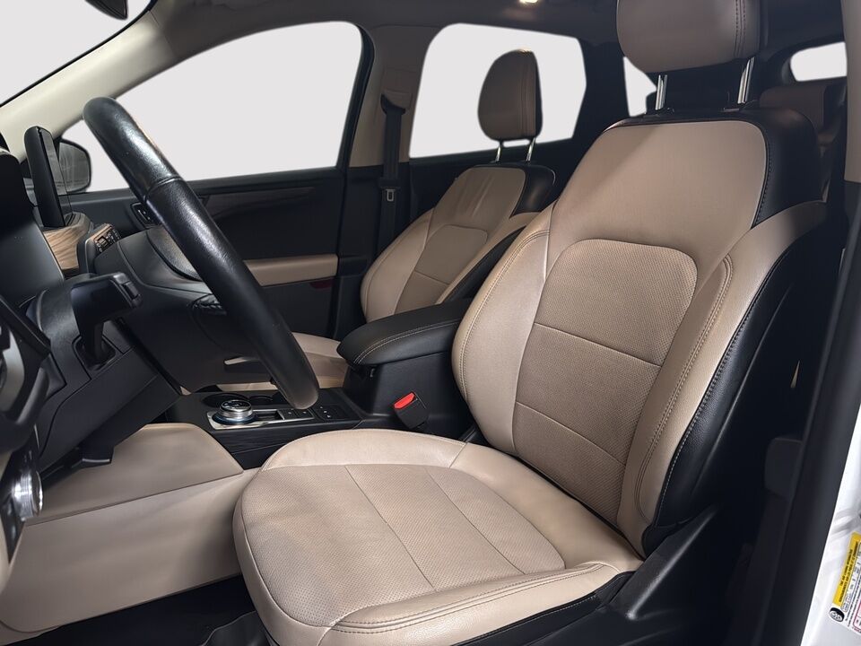 2020 Ford Escape  - Desmeules Chrysler