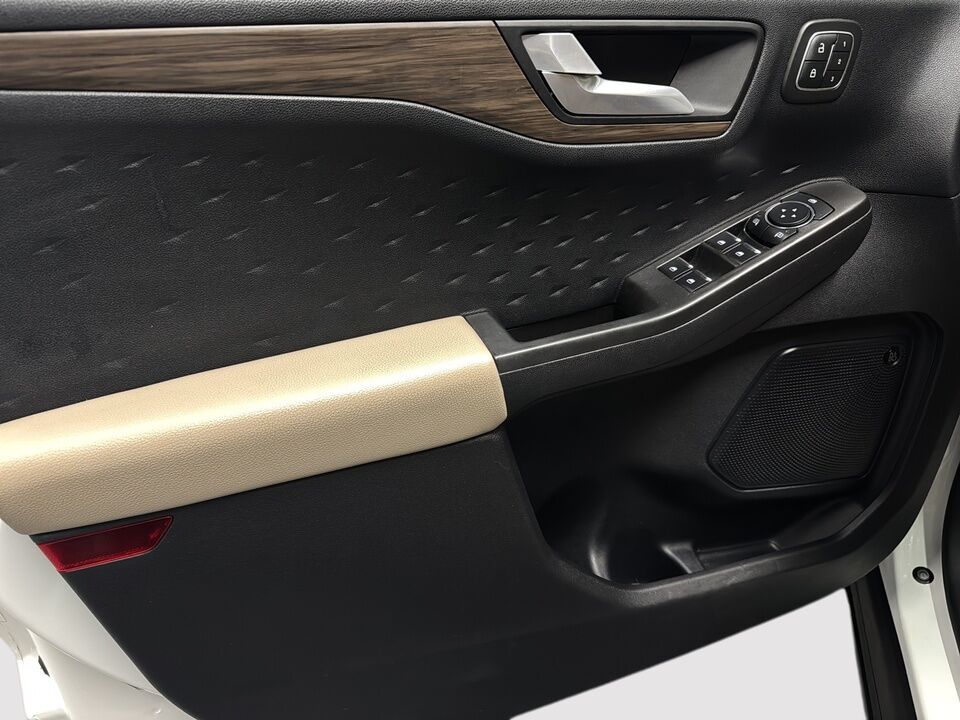 2020 Ford Escape  - Desmeules Chrysler