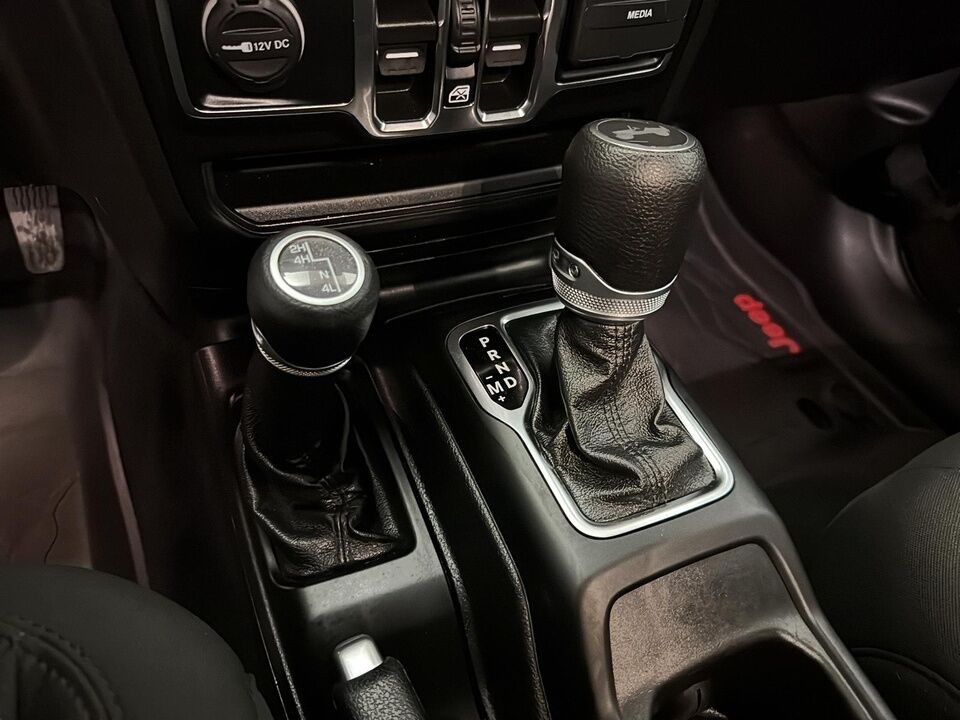 2021 Jeep Wrangler  - Desmeules Chrysler