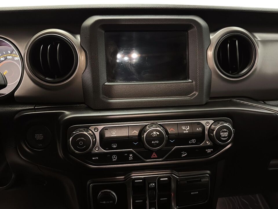2021 Jeep Wrangler  - Desmeules Chrysler