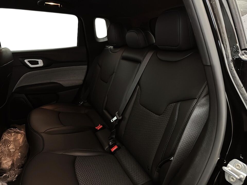 2025 Jeep Compass  - Desmeules Chrysler