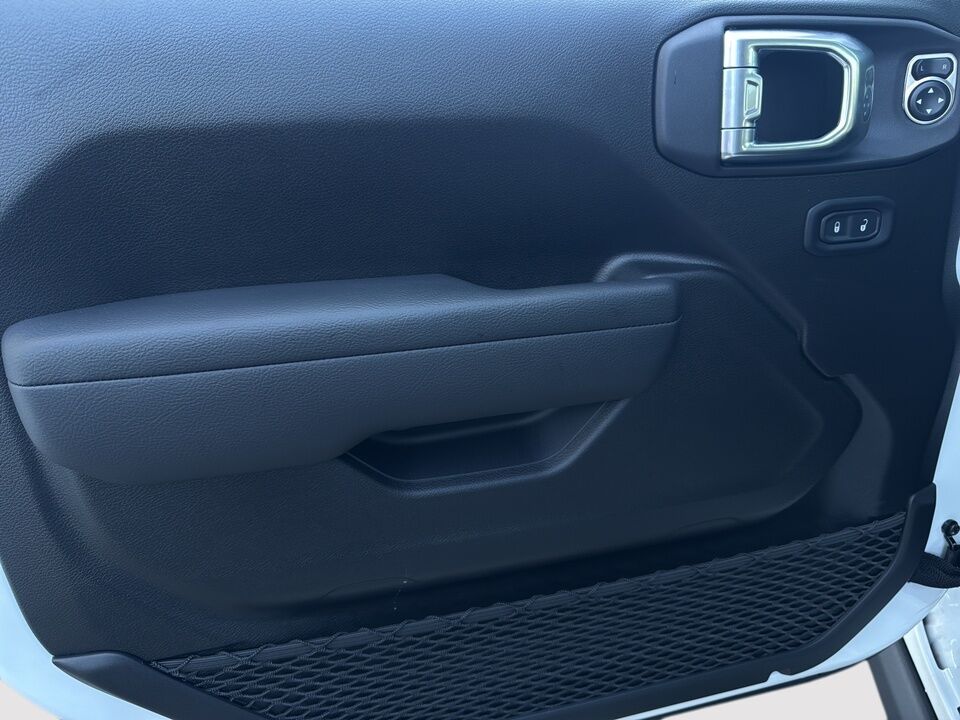 2025 Jeep Wrangler  - Desmeules Chrysler