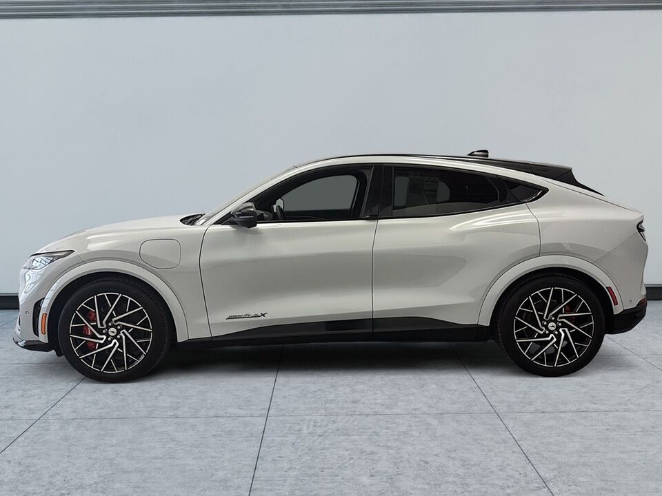 2022 Ford Mustang Mach-E  - Desmeules Chrysler